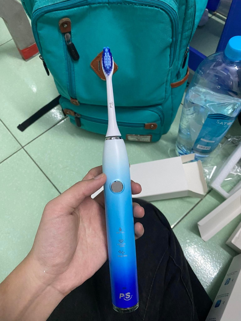 Pass new 99% còn hộp Bàn chải điện P/S S100 Pro – 700K • Fullbox: thân máy, 1 đầu chải sạch sâu, đế sạc • Sóng âm Sonic – sạch gấp 10 lần, pin 30 ngày, chống nước IPX7 • Chế độ chải thông minh, êm dịu cho nướu