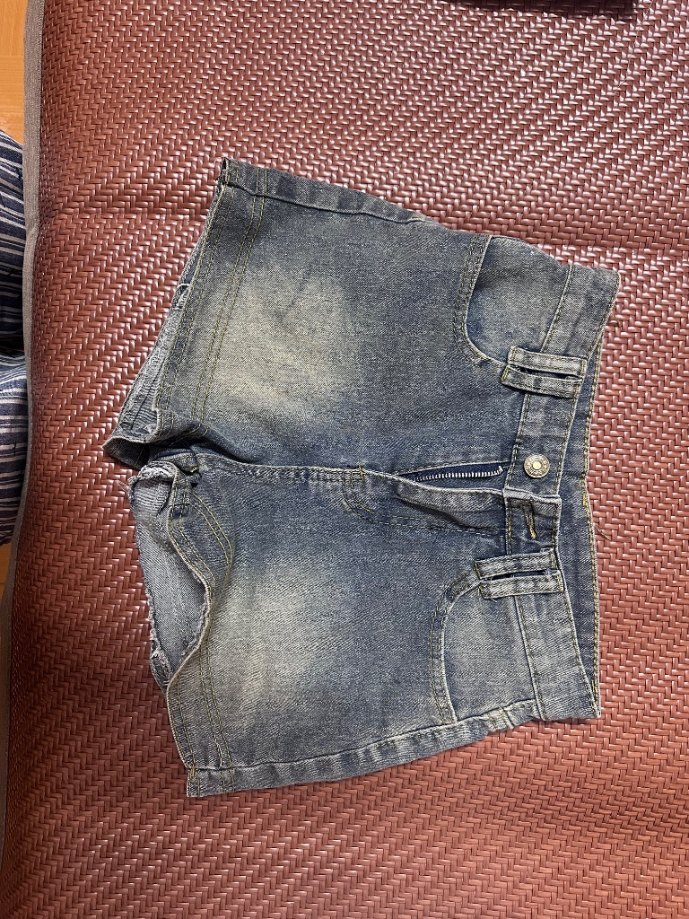Quần short jean nữ lưng cao - Phong cách năng động